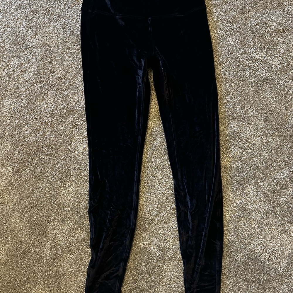 EUC Lululemon Velvet Align Leggings